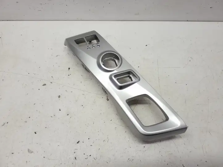 Toyota Prius+ (ZVW40) (2011 - 2018) 5544647070 Рамка рычага КПП — фото 1