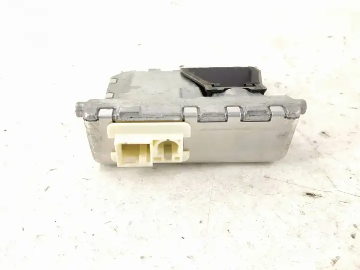 Mercedes-Benz C W204 (2007 - 2014) 0009050438 Камера в лобовом стекле — фото 4