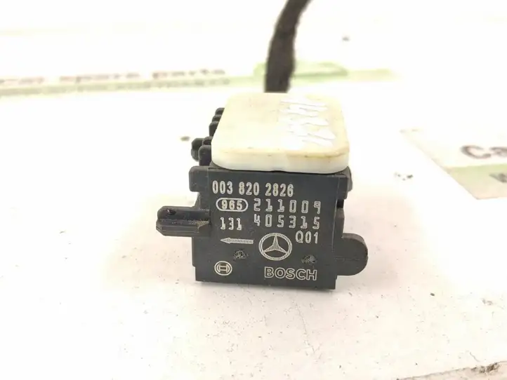 Mercedes-Benz S W221 (2005 - 2013)   Датчик удара надувных подушек