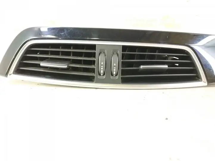 Mercedes-Benz C W204 (2007 - 2014) Отделка внутренней панели салона — фото 4