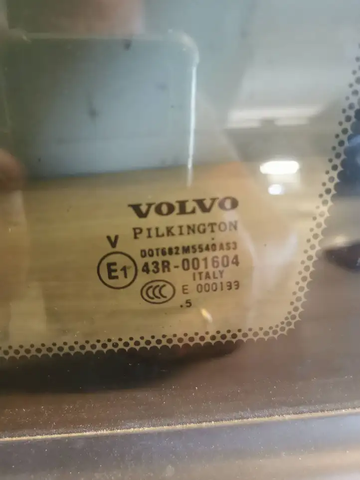 Volvo XC90 (2006 - 2014) 43R001604 Заднее боковое стекло — фото 3