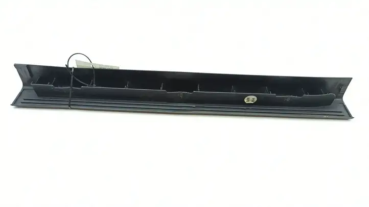 Mercedes-Benz C W204 (2007 - 2014) A2046860136 Внутренняя отделка переднего порога — фото 2