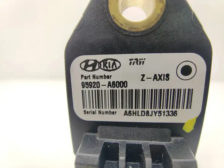 Kia Ceed (2015 - 2018) 95920A6000 Датчик удара SRS — фото 3
