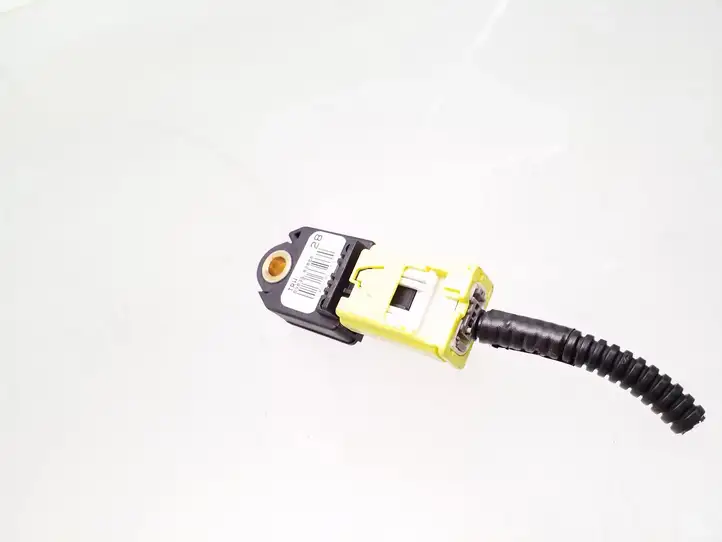 Toyota Auris 150 (2006 - 2012) 8983102080 Датчик удара SRS — фото 2