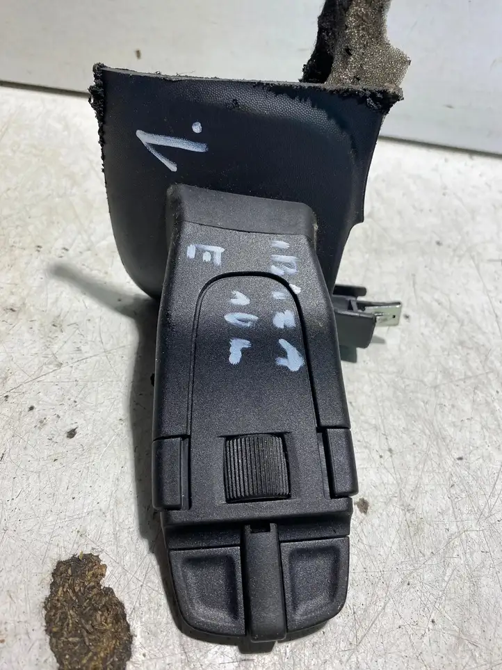 Seat Ibiza IV (6J,6P) (2008 - 2017) 5J0959849 Включатель регулировки звука — фото 3