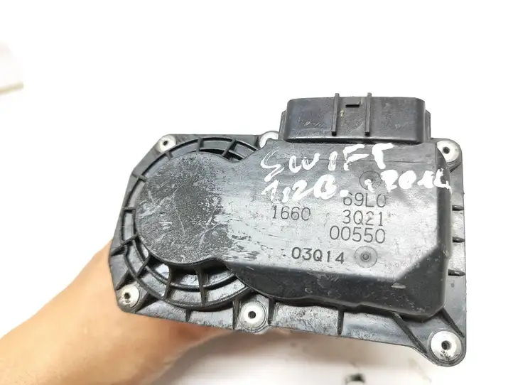 Suzuki Swift (2011 - 2016) Дроссельная заслонка — фото 3
