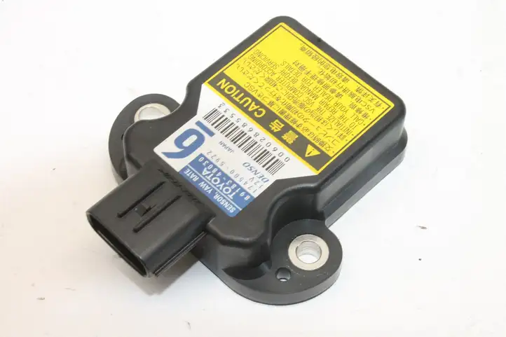 Toyota Prius (XW30) (2009 - 2015) 8918348030 Датчик ускорения — фото 1