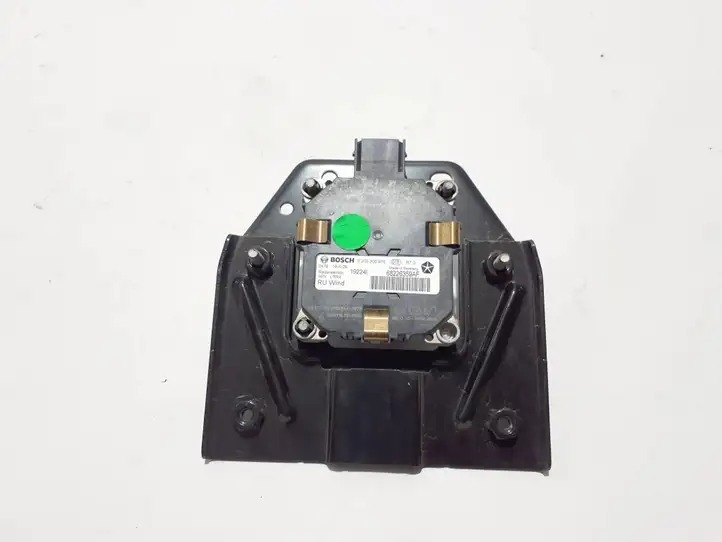 Chrysler Pacifica (2016 - ) 68226359AF Радар Distronic — фото 4