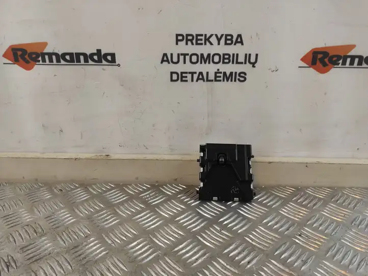Toyota RAV 4 (XA40) (2012 - 2018) 8646C42010 Камера в лобовом стекле — фото 1