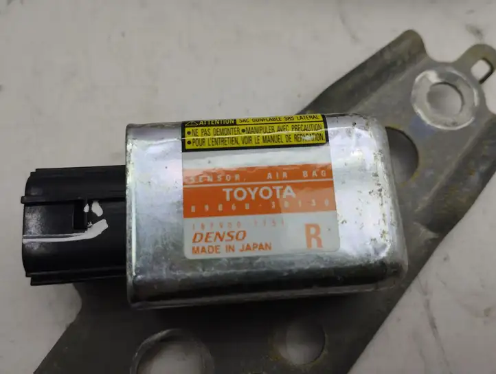Lexus GS 300 350 430 450h (2004 - 2007) 8986030130 Датчик удара SRS — фото 3
