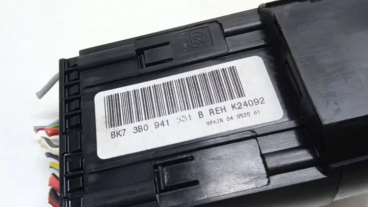 Skoda Fabia Mk2 (5J) (2007 - 2014) 3B0941531B Включатель фонарей — фото 2