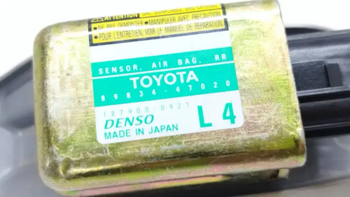 Toyota Prius (XW20) (2003 - 2009) 8983447020 Датчик удара SRS — фото 2