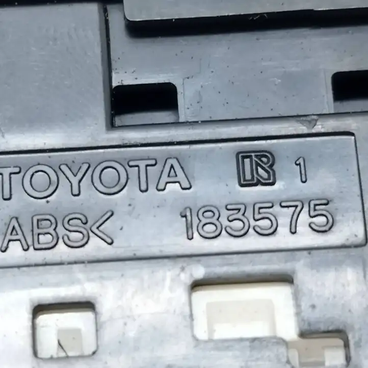 Toyota Avensis T250 (2006 - 2009) 183575 Включатель зеркал — фото 5
