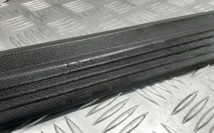 Mercedes-Benz E W212 (2009 - 2016) 2126860136 Внутренняя отделка переднего порога — фото 2