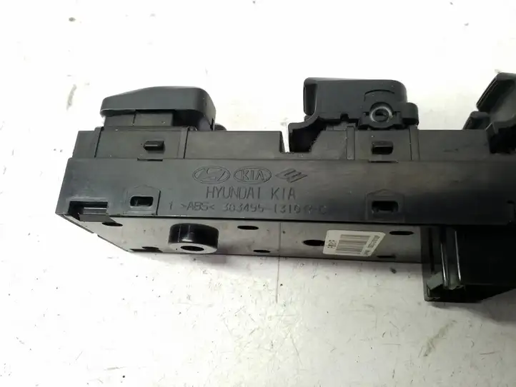 Hyundai ix35 (2009 - 2013) 3834951310 Кнопка стеклоподъемников — фото 3