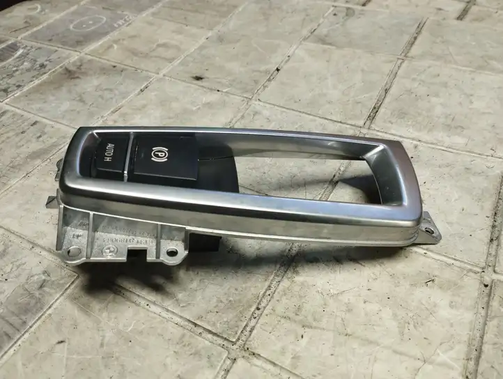 BMW 7 F01 (2008 - 2016) 9159997 Кнопка ручного тормоза — фото 3