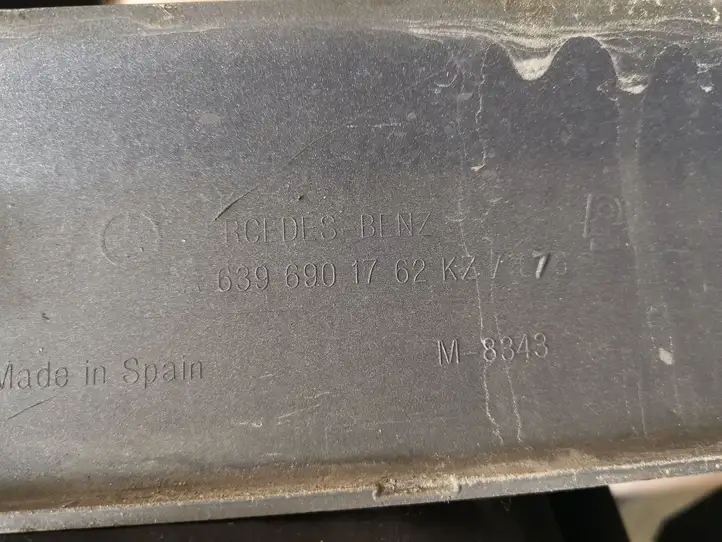 Mercedes-Benz Vito Viano W639 (2003 - 2010) A6396901762 Молдинг заднего крыла — фото 2