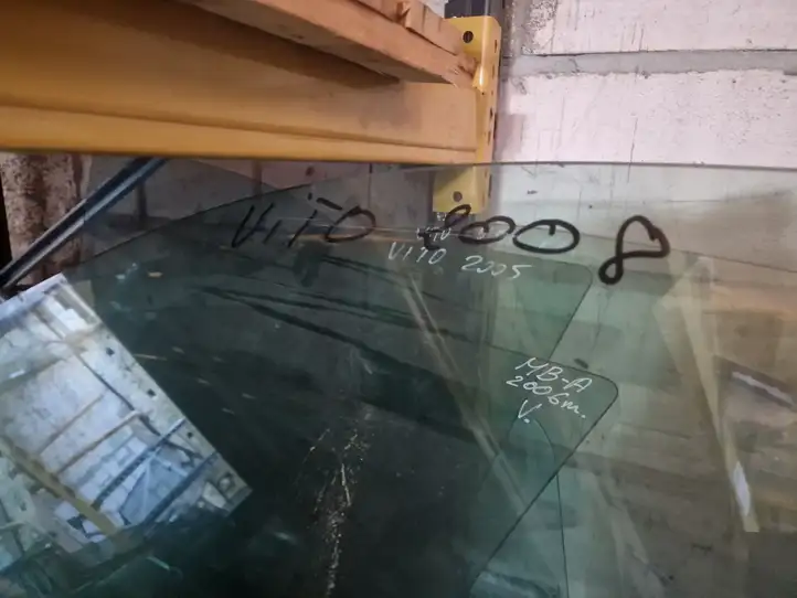 Mercedes-Benz Vito Viano W639 (2003 - 2010) Стекло передней двери — фото 2