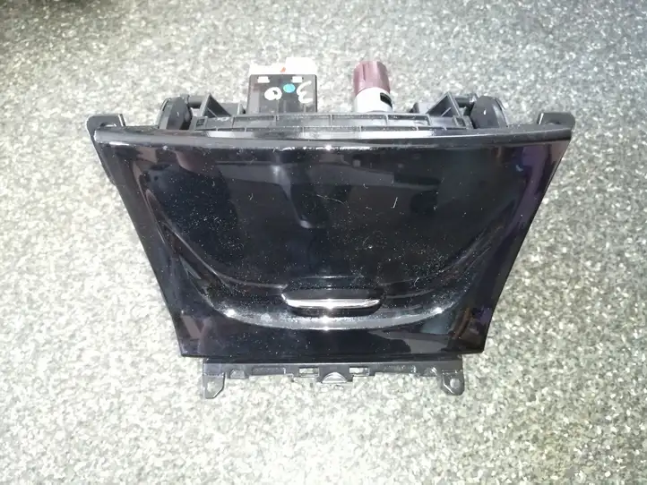 Buick Encore I (2012 - 2019) 42599062 Передняя пепельница — фото 1