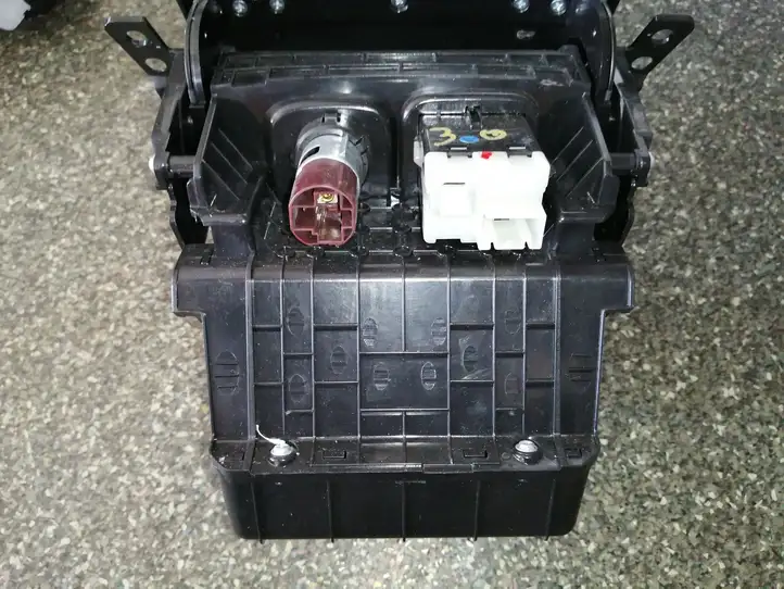 Buick Encore I (2012 - 2019) 42599062 Передняя пепельница — фото 5