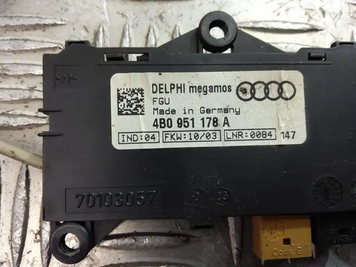 Audi A6 S6 C5 4B (2001 - 2004) 4B0951178A Датчик охранной сигнализации — фото 5