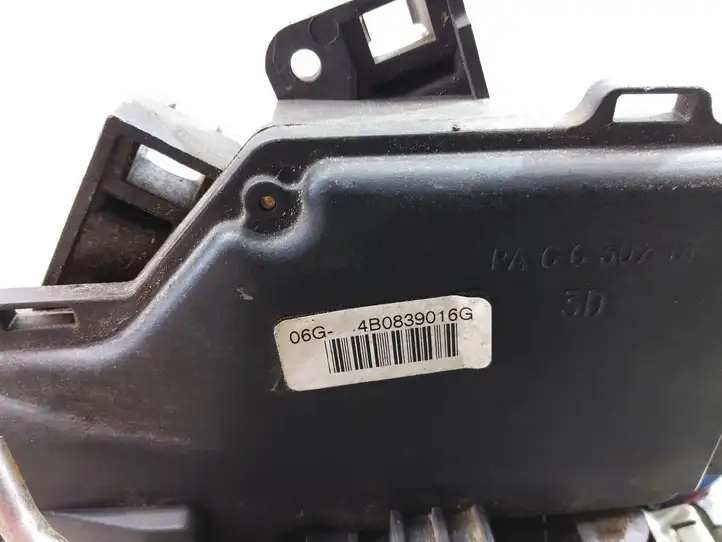 Audi A6 S6 C5 4B (2001 - 2004) 4B0839016G Замок задней двери — фото 7