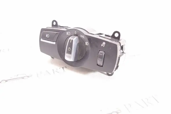 BMW X3 F25 (2010 - 2017) 9192745 Включатель фонарей — фото 3
