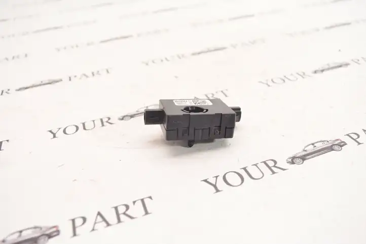 BMW 1 F20 F21 (2011 - 2019) 9181453 Усилитель антенны — фото 2