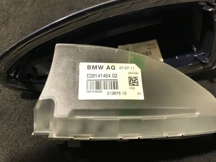 BMW 5 F10 F11 (2009 - 2016) 9175359 Крышка GPS-антенны — фото 4