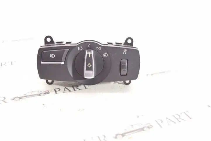 BMW X3 F25 (2010 - 2017) 9192745 Включатель фонарей — фото 1