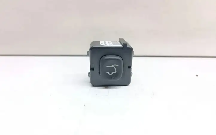 Jeep Grand Cherokee (2010 - 2021) P04602751AA Кнопка закрытия крышки багажника — фото 1