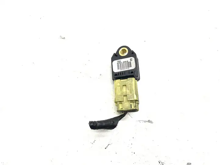 Toyota Yaris (2005 - 2009) 898310D010 Датчик удара SRS — фото 1