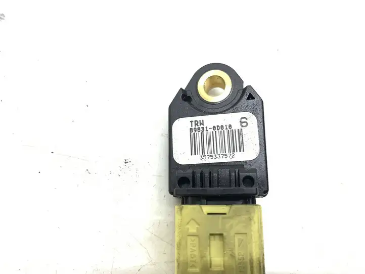Toyota Yaris (2005 - 2009) 898310D010 Датчик удара SRS — фото 2