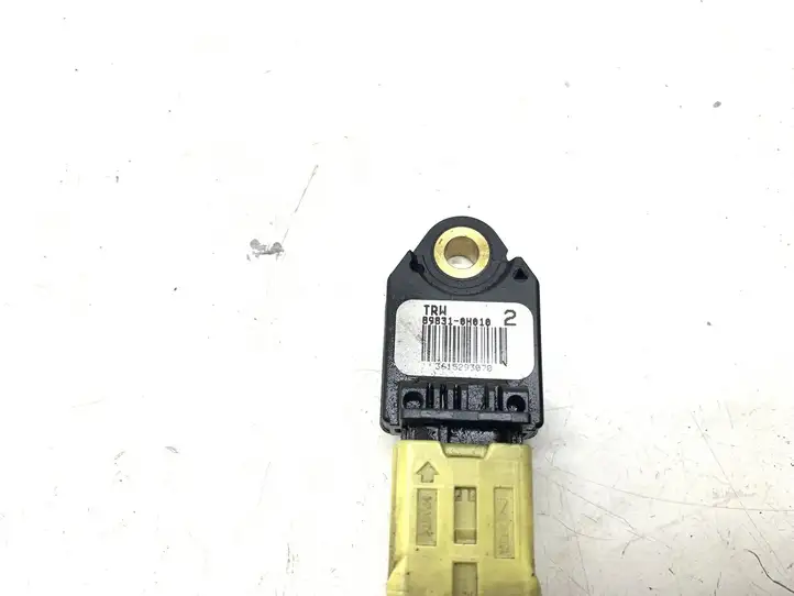 Toyota Yaris (2005 - 2009) 898310H010 Датчик удара SRS — фото 2