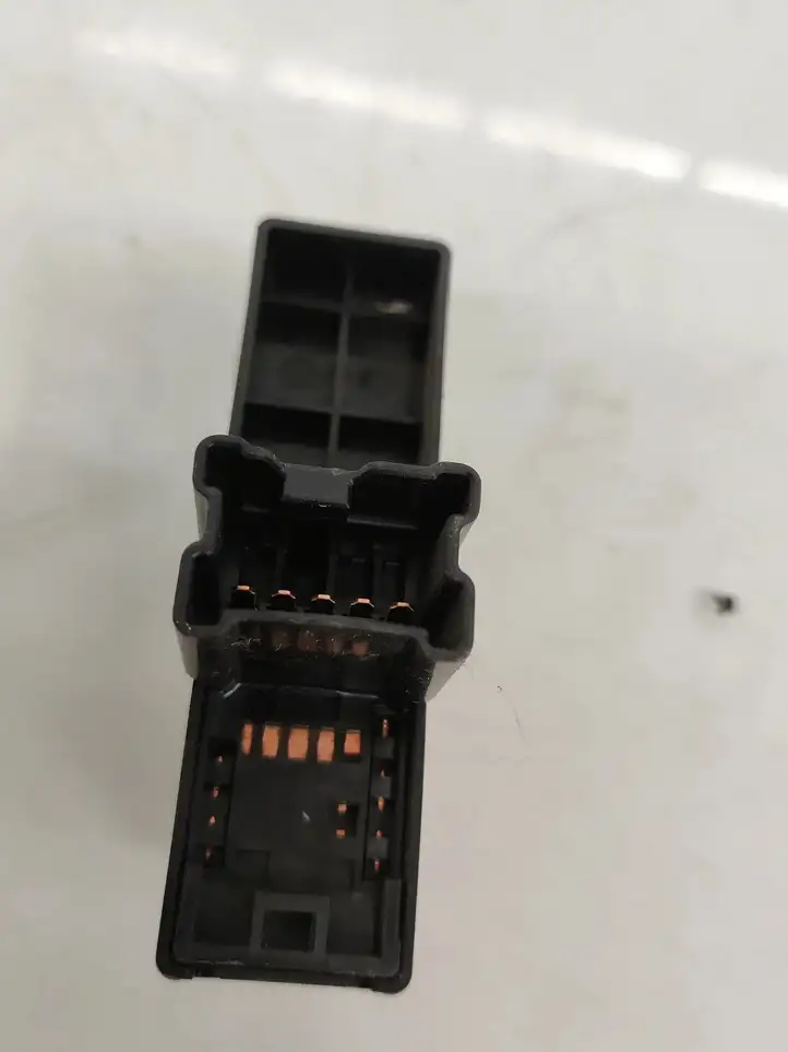 Subaru Impreza IV (2013 - 2016) 83071SG100 Кнопка стеклоподъемников — фото 4