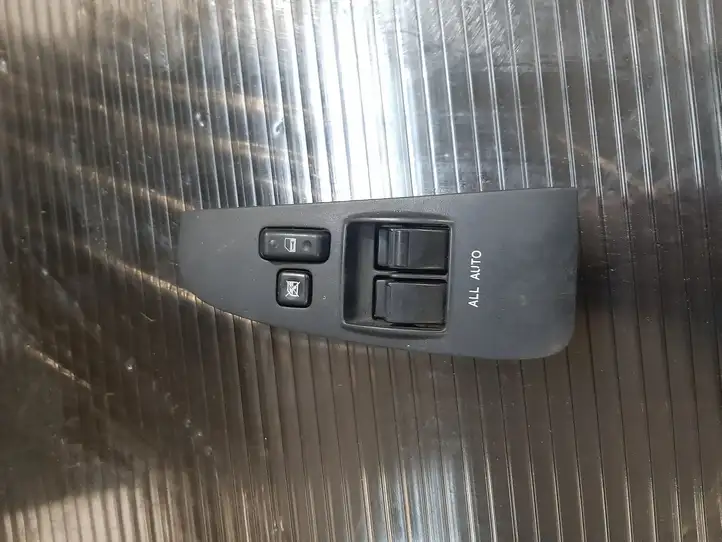 Toyota Avensis T250 (2006 - 2009) Блок кнопок стеклоподъемников — фото 1