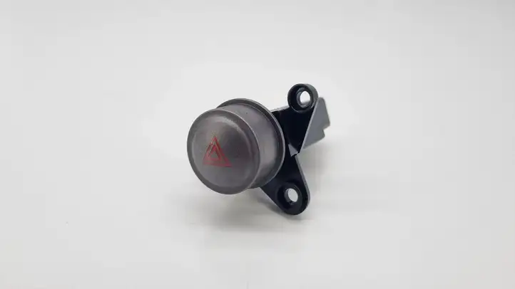 Hyundai Coupe (1999 - 2001) 9379027500 Включатель аварийных фонарей — фото 1