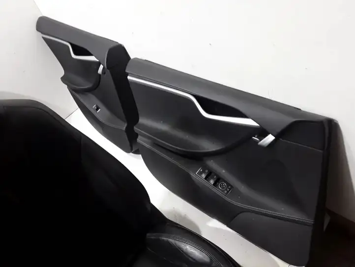 Tesla Model S (2012 - 2016) Комплект салона — фото 2
