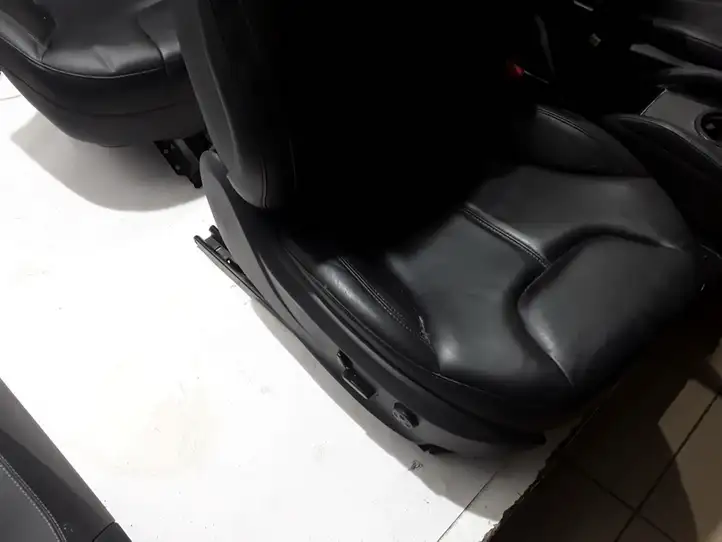 Tesla Model S (2012 - 2016) Комплект салона — фото 7