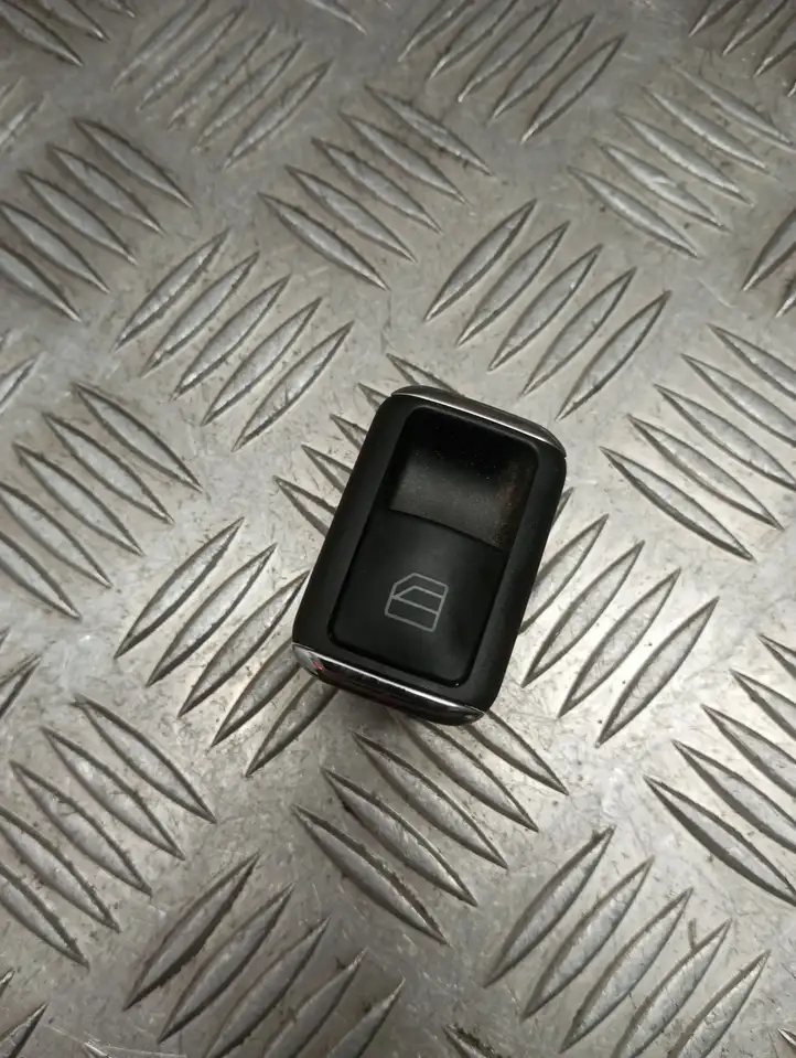 Mercedes-Benz C W204 (2007 - 2014) A2043700451 Блок кнопок стеклоподъемников — фото 1