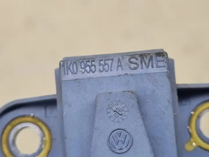 Volkswagen PASSAT B6 (2005 - 2010) 1K0955557A Датчик удара SRS — фото 2