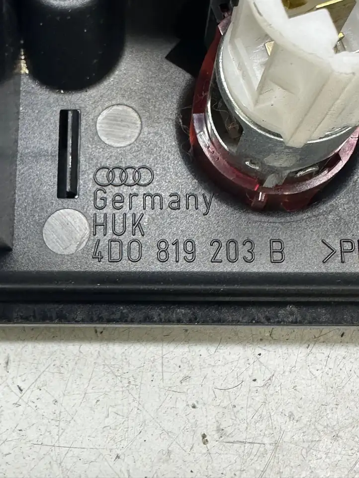 Audi A8 S8 D2 4D (1999 - 2002) 4D0819203B Задний воздушный дефлектор — фото 3