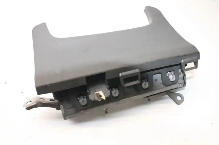 Toyota Prius (XW30) (2009 - 2015) Коленная подушка безопасности — фото 1