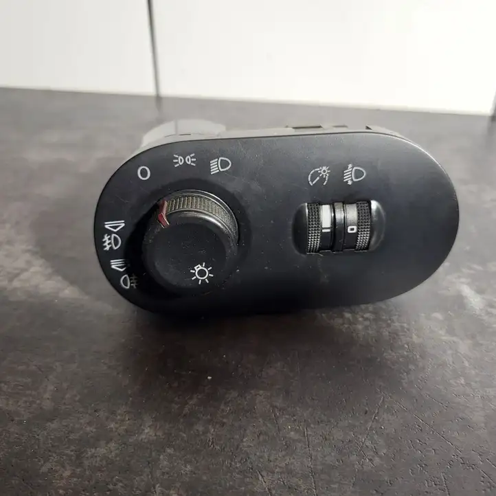 Seat Ibiza III (6L) (2002 - 2008) 6L1941531AF Включатель фонарей — фото 1