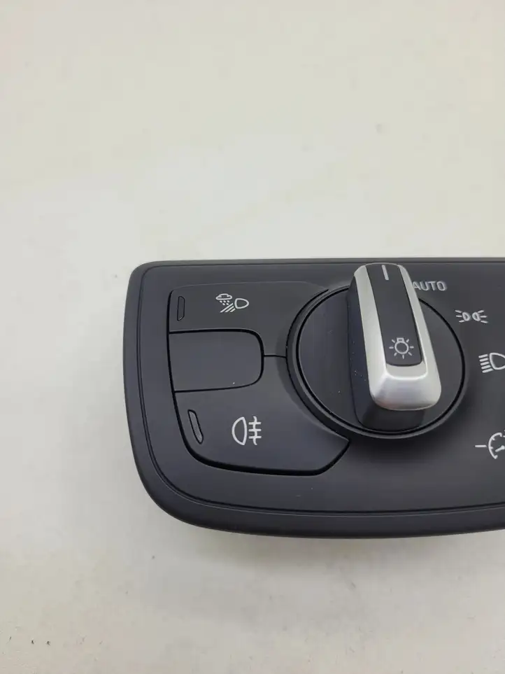 Audi A6 C7 (2011 - 2014) 4G0941531S Включатель фонарей — фото 4