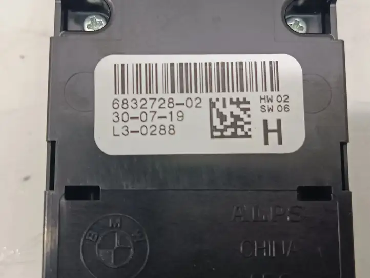 BMW 5 G30 G31 (2016 - ) 6832728 Кнопка стеклоподъемников — фото 3