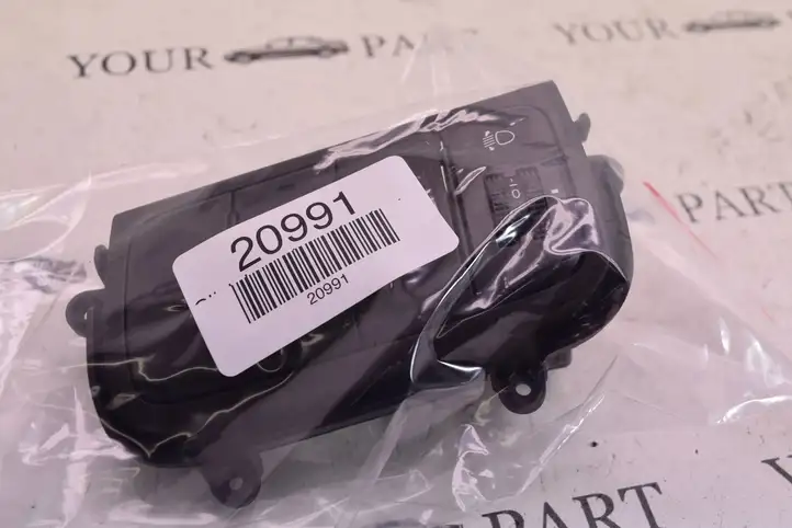 Kia Ceed (2015 - 2018) 93305A2110WK Включатель фонарей — фото 2