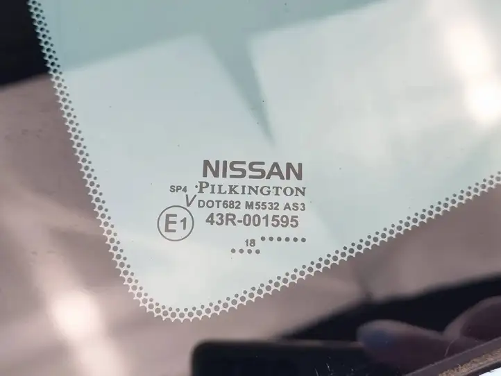 Nissan Murano Z52 (2016 - ) 833015AA00 Треугольное стекло кузова — фото 4