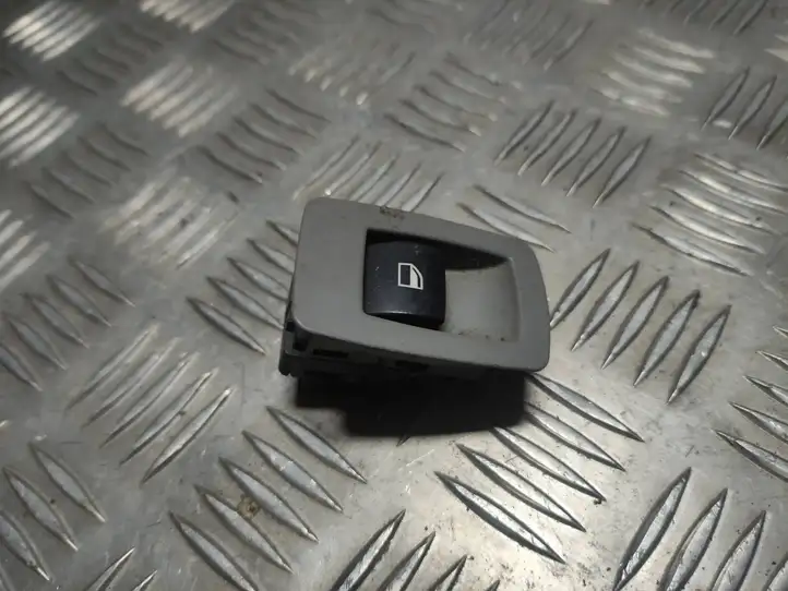 BMW 3 E90 E91 (2005 - 2012) 6945875 Кнопка стеклоподъемников — фото 1