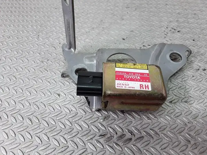 Toyota RAV 4 (XA20) (2000 - 2005) 8983342020 Датчик удара SRS — фото 1